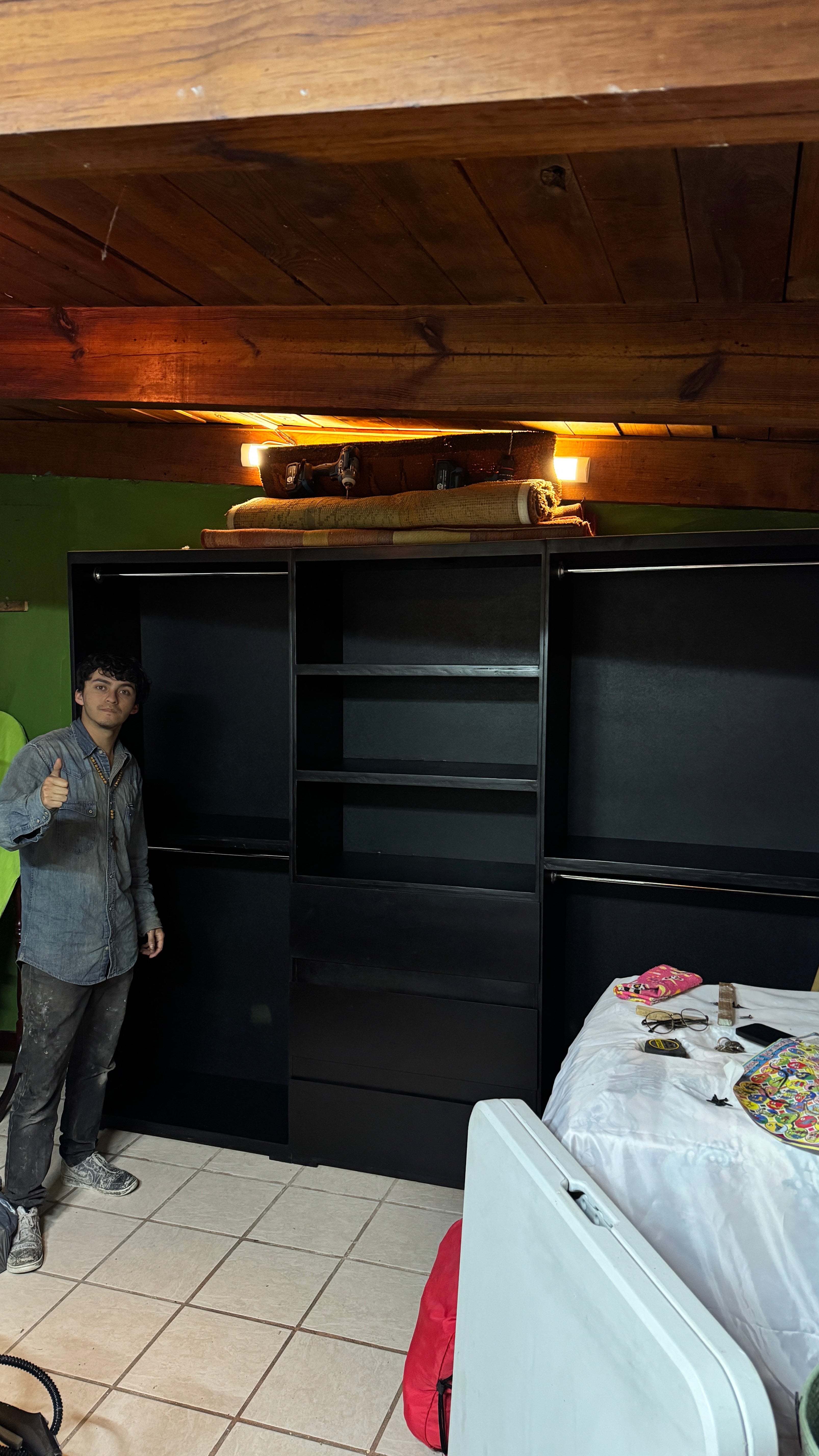 CLOSET COLOR NEGRO
